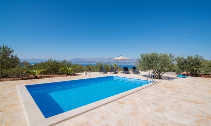 Supetar Villa | Holiday Home My Summer House - Two-Bedroom Holiday Home with Private Pool and Terrace - (ST)