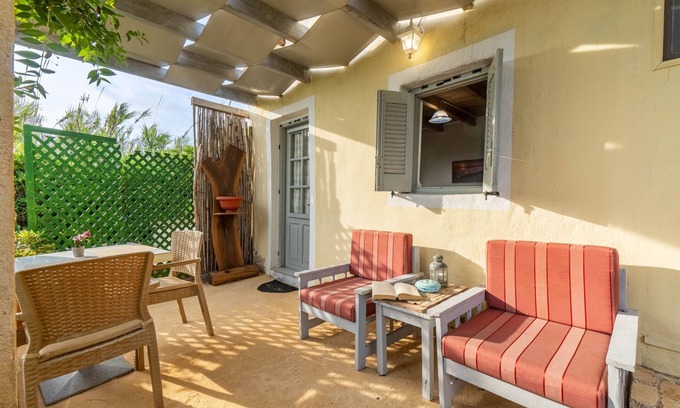 Ag. Georgios House | Holiday Home 'Myrto' with Sea View, Private Terrace and Air Conditioning