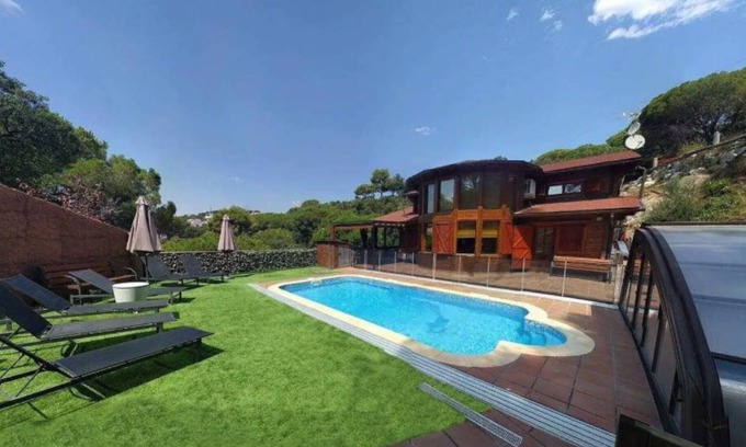Mataro House | Holiday Home 'Nordica' with Sea View, Wi-Fi and Air Conditioning