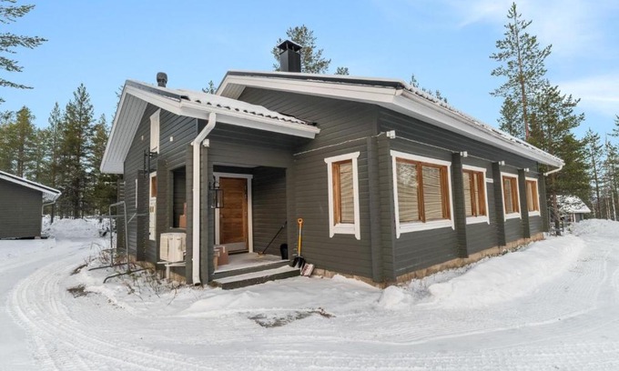 Sirkka House | Holiday Home Päärakka a- 2 skipasses included 2023-24 by Interhome
