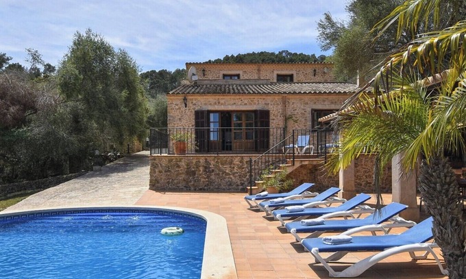 Petra House | Holiday Home 'Petit' with Mountain View, Private Pool and Wi-Fi