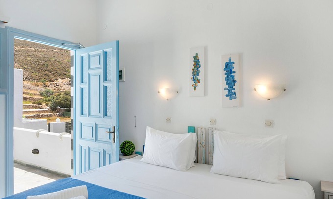 Grikos House | Holiday Home 'Pico Bello Patmos 24' with Mountain View, Wi-Fi and Air Conditioning