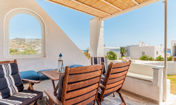 Agios Ioannis House | Holiday Home 'Porto Galini Tinos Syros 105' with Sea View, Wi-Fi and Air Conditioning