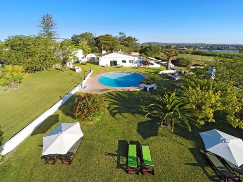 Moncarapacho e Fuseta House | Holiday Home Quinta da Murteira - FUZ106 by Interhome