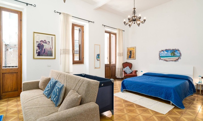 Dorgali House | Holiday Home 'Rachele' with Mountain View, Wi-Fi and Air Conditioning