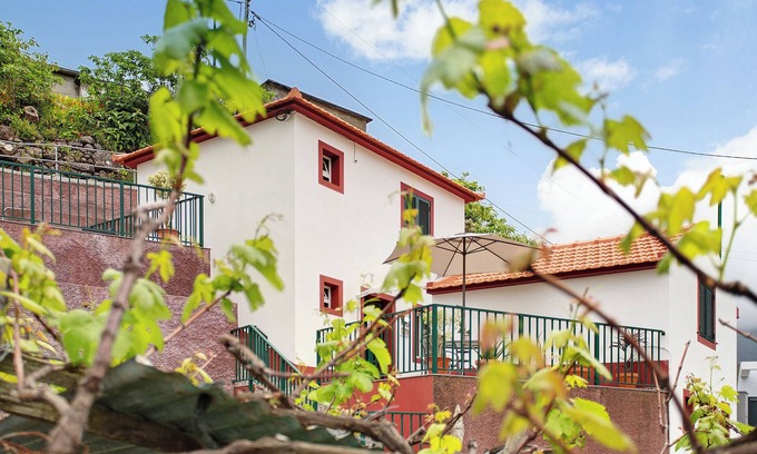 Sao Vicente House | Holiday Home 'São Vicente' with Mountain View, Terrace & Wi-Fi