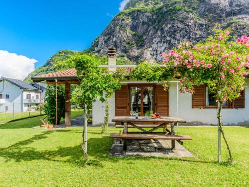Novate Mezzola House | Holiday Home Sara&Mattia by Interhome