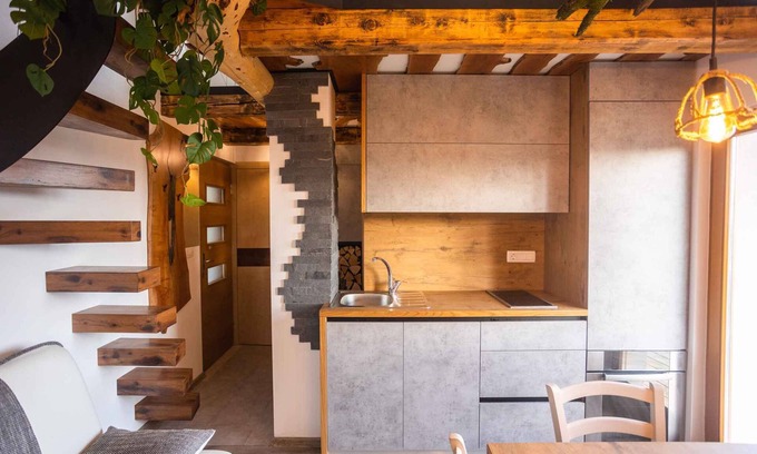 Ivancna Gorica House | Holiday home with terrace and garden