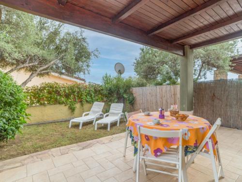 Costa Rei House | Holiday Home Valle degli Oleandri - REI185 by Interhome