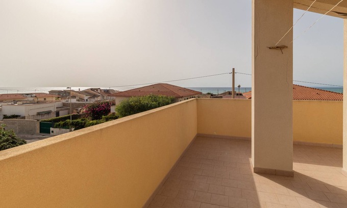 Punta Braccetto House | Holiday Home 'Villetta Punta Braccetto' with Sea View, Terrace & A/C