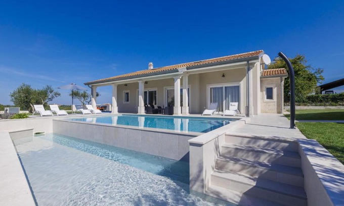 Nova Vas House | Holiday Home Villa Civitan by Interhome