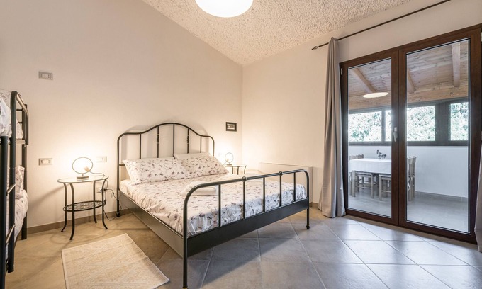Torre degli Ulivi House | Holiday Home 'Villa Eleonora Residence App To 1' with Shared Pool, Wi-Fi and Air Conditioning