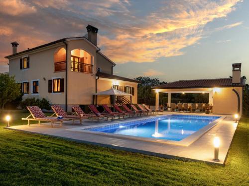 Pican House | Holiday Home Villa Helena by Interhome