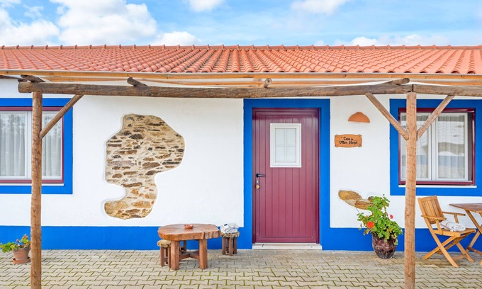 Sao Luis Apartment | Holiday Home 'Vitor Hugo' with Mountain View, Wi-Fi and Air Conditioning