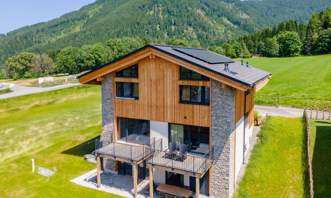 Sankt Lambrecht House | Holiday home with a sauna located on the slopes