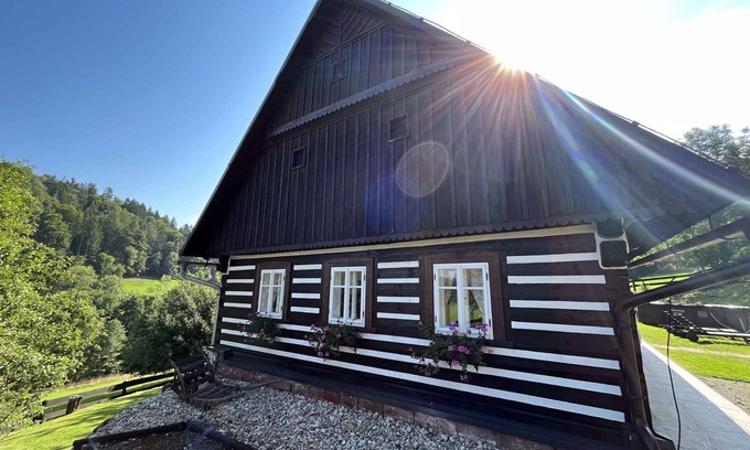Stara Paka House | Holiday home with a swimming pool in a semi-selit in the Staropacks mountains
