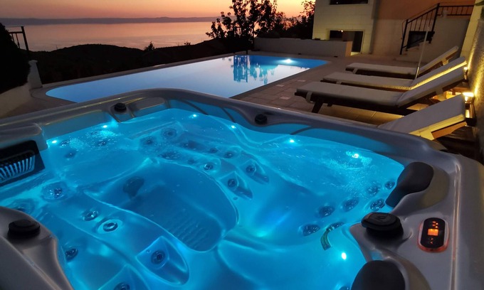 Makarska Villa | Holiday home with a heated pool with a beautiful view of the sea.