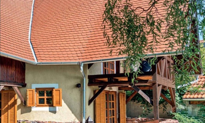Szentantalfa House | Holiday home with a huge plot of land and a view of the lake