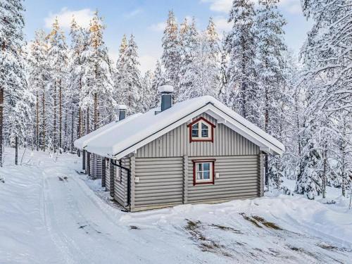 Akaslompolo House | Holiday Home Ylläksen tunturihonkamaja 5 by Interhome