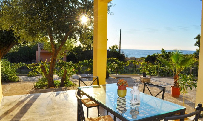Corfu House | Holiday homes on Corfu "Angelos" on Agios Gordios beach