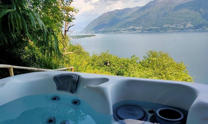 Ronco sopra Ascona House | Holiday house Ronco sopra Ascona for 1 - 3 persons with 2 bedrooms - Holiday home