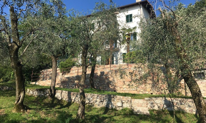 Brenzone sul Garda House | Holiday house La Pianta, is located in a quiet location, only 150 meters from the lake