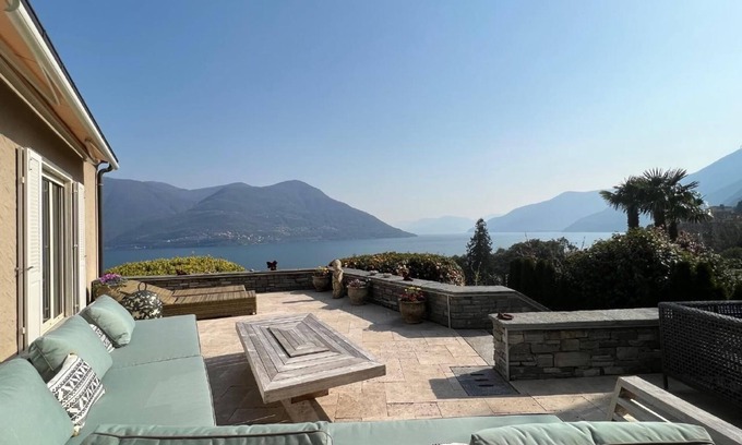 Brissago House | Holiday house Brissago for 1 - 6 persons with 3 bedrooms - Holiday home
