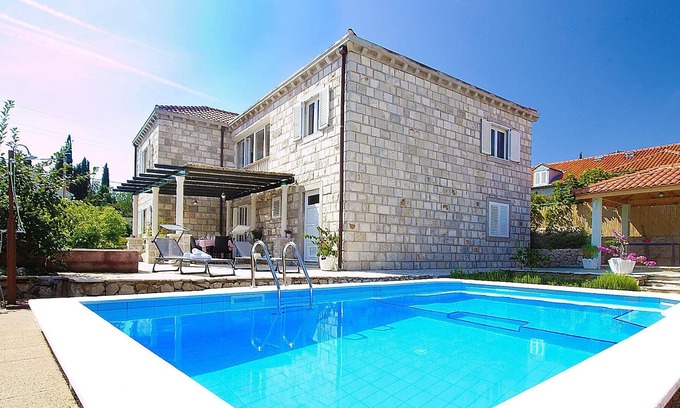 Cilipi House | Holiday house Cilipi for 1 - 8 persons with 4 bedrooms - Row house