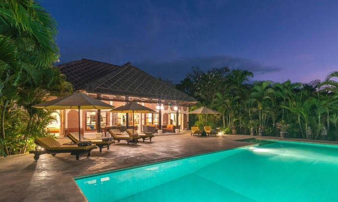 Lokapaksa House | Holiday house Desa Rangdu for 2 - 8 persons with 4 bedrooms - Holiday house
