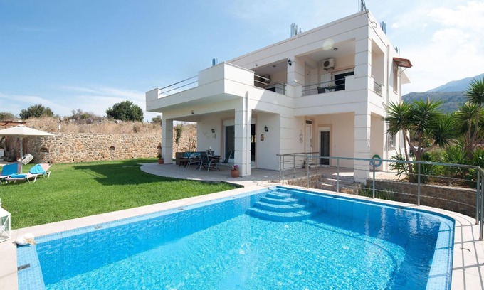 Mathes House | Holiday house Georgioupoli for 1 - 10 persons with 4 bedrooms - Holiday house