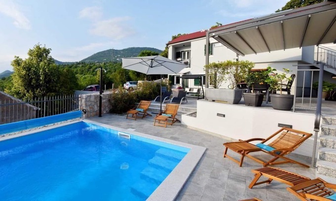 Hreljin House | Holiday house Hreljin for 1 - 11 persons with 4 bedrooms - Holiday home