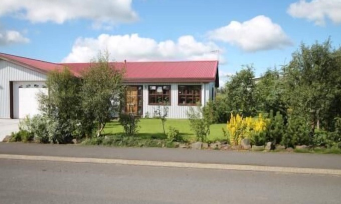 Hvolsvollur House | Holiday house Hvolsvellír for 1 - 5 persons with 2 bedrooms - Holiday home
