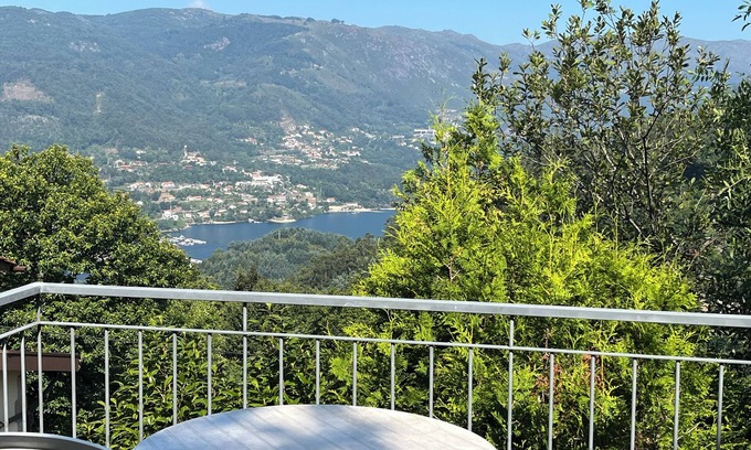 Cova House | Holiday house in Gerês. Views of the National Park and the dam Caniçada