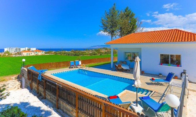 Latchi House | Holiday house Latsi for 1 - 6 persons with 2 bedrooms - Holiday home