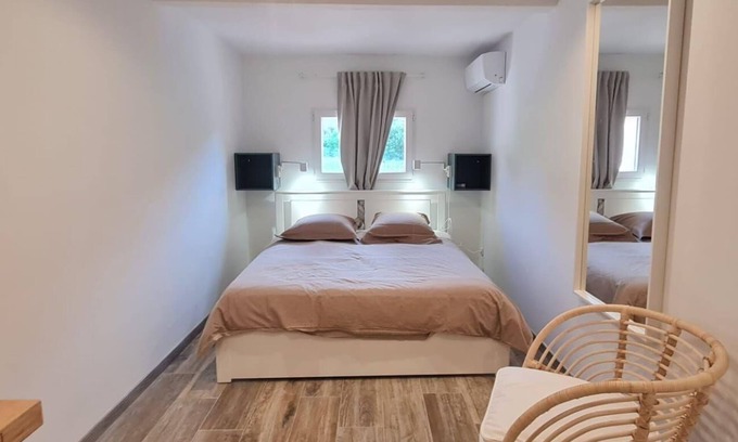 Le Pradet Other | Holiday house Le Pradet for 1 - 7 persons with 1 bedroom - Farmhouse