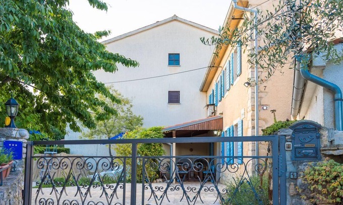 Liznjan House | Holiday house Ližnjan for 1 - 6 persons with 4 bedrooms - Holiday home