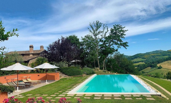 Monteciccardo House | Holiday house Monteciccardo for 1 - 9 persons with 4 bedrooms - Holiday home