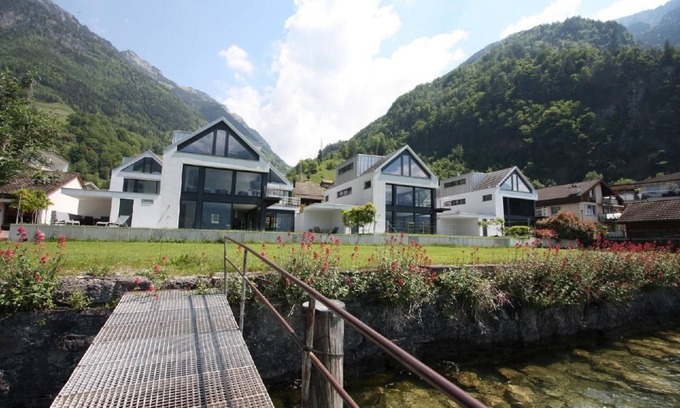 Ruetli House | Holiday house Sisikon for 1 - 8 persons with 4 bedrooms - Detached holiday house