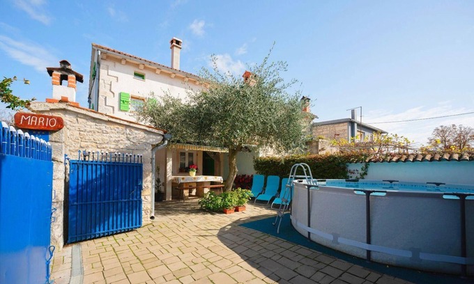 Peresiji House | Holiday house Svetvinčenat for 1 - 5 persons with 2 bedrooms - Twin house