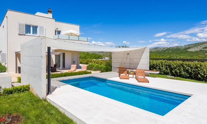 Dugopolje House | Holiday house with private pool for 11 persons approx. 285 m² in Dugopolje, Dalmatia (Mosor)