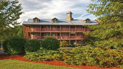 South Lee Hotel | Holiday Inn Club Vacations Oak n Spruce Resort in the Berkshires