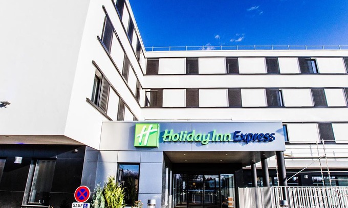 Saint-Apollinaire Hotel | Holiday Inn Express Dijon, an Ihg Hotel