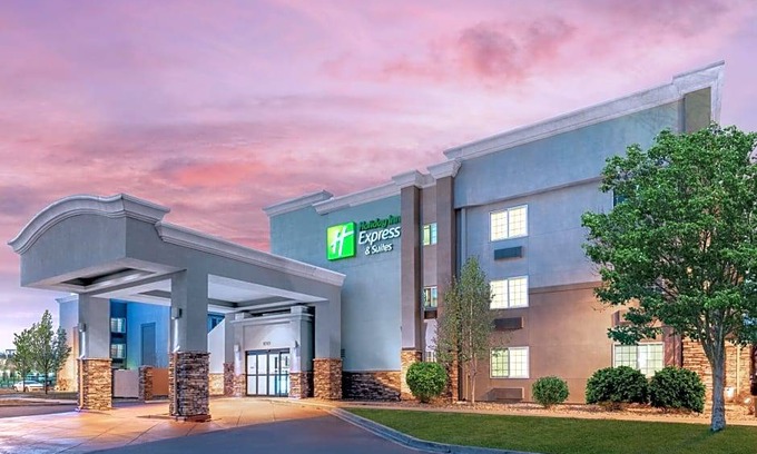 Wheat Ridge Hotel | Holiday Inn Express & Suites Wheat Ridge-Denver West, an IHG Hotel