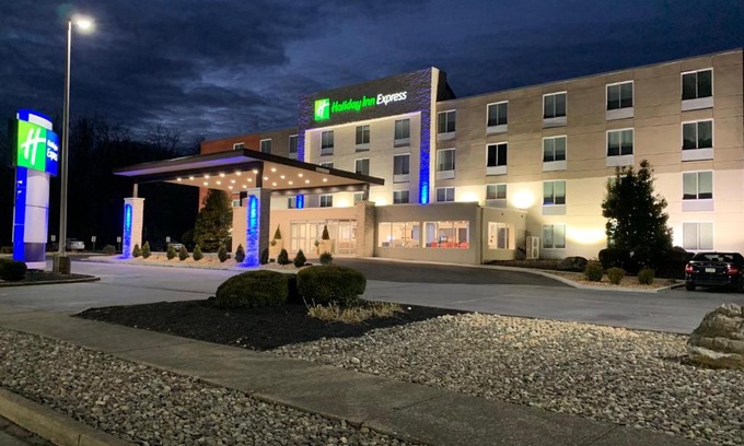 Allentown Hotel | Holiday Inn Express - Allentown North by IHG