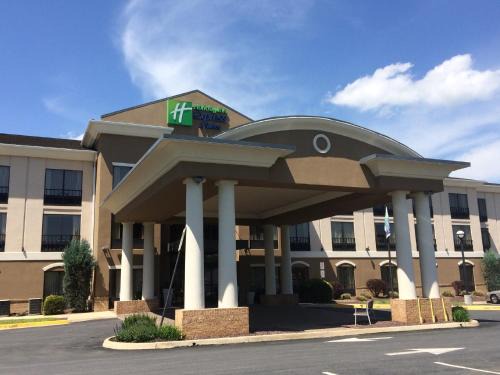 Winchester Hotel | Holiday Inn Express and Suites Winchester by IHG