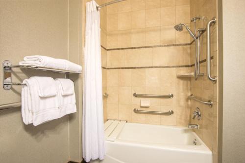 Casper Hotel | Holiday Inn Express Casper I-25 by IHG
