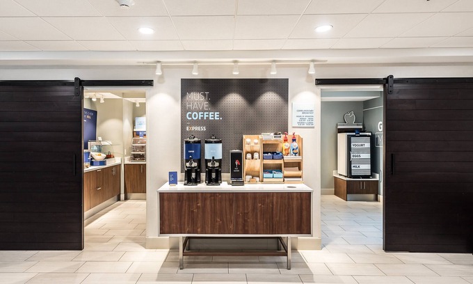 Flint Hotel | Holiday Inn Express Flint-Campus Area by IHG