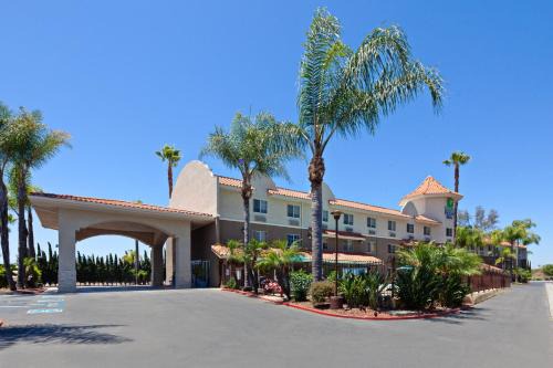 Escondido Hotel | Holiday Inn Express Hotel & Suites San Diego-Escondido by IHG