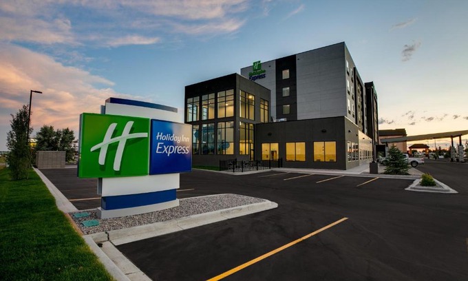South Lethbridge Hotel | Holiday Inn Express - Lethbridge Southeast by IHG