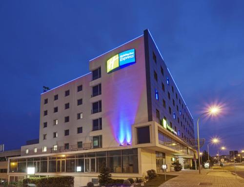 Carnaxide Hotel | Holiday Inn Express Lisbon Alfragide by IHG